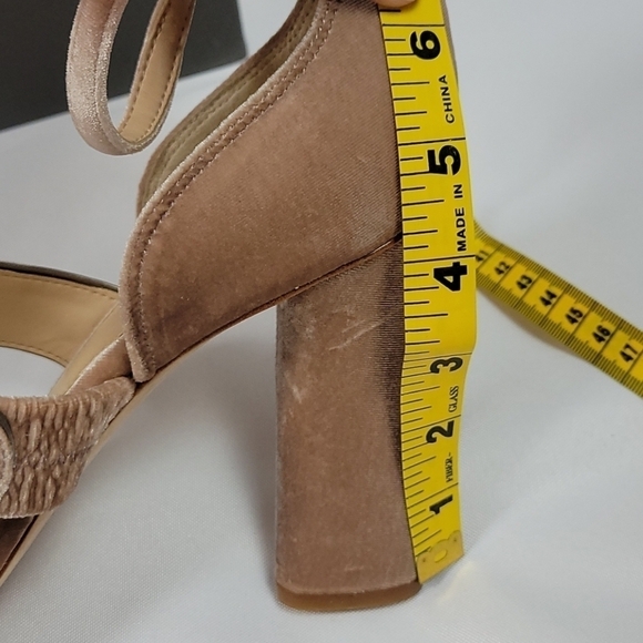 Vince Camuto Robeka Chunky High Heel sandal in blush 9.5 - Picture 11 of 13